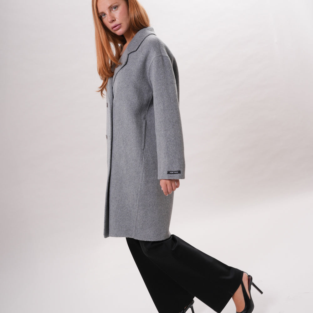 
                      
                        PETER HADLEY WOMAN - Cappotto in lana handmade
                      
                    