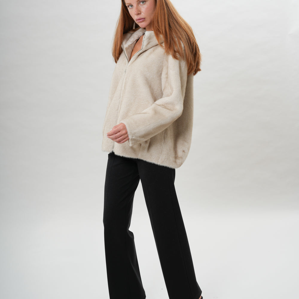 
                      
                        PETER HADLEY WOMAN - Pelliccia eco
                      
                    